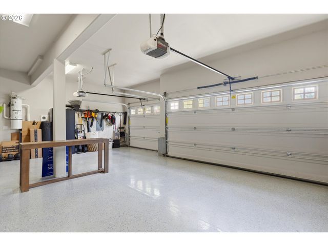 15655 Sw GREENFIELD Dr, Portland, OR 97224