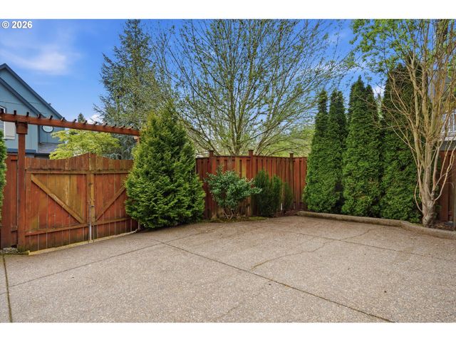 15655 Sw GREENFIELD Dr, Portland, OR 97224