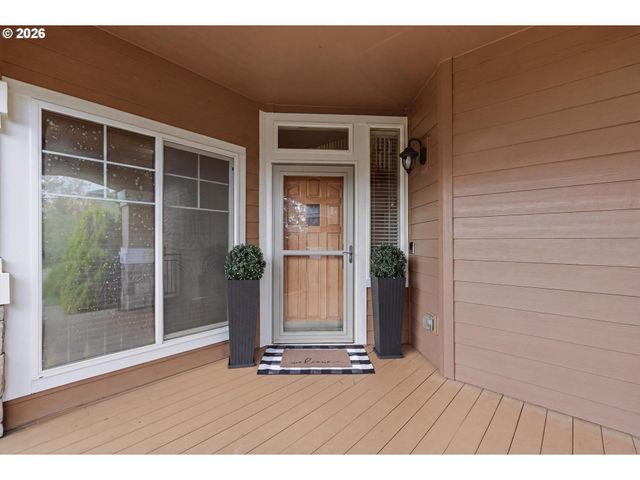 15655 Sw GREENFIELD Dr, Portland, OR 97224