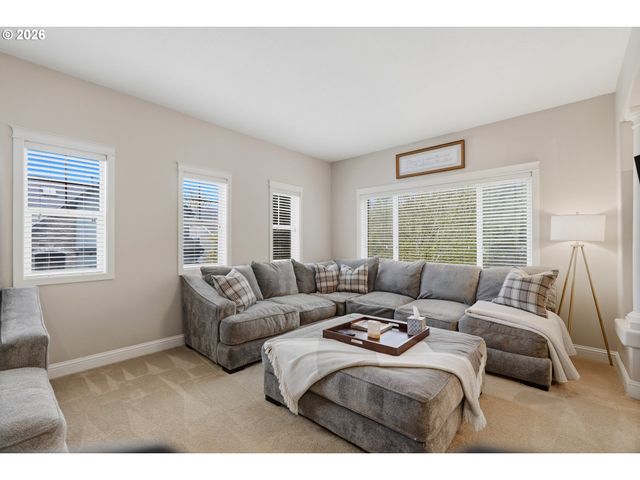 15655 Sw GREENFIELD Dr, Portland, OR 97224