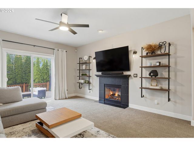 15655 Sw GREENFIELD Dr, Portland, OR 97224