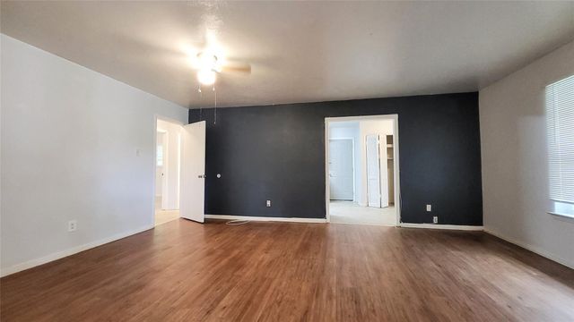 902 Spring Valley Plaza, Richardson, TX 75080