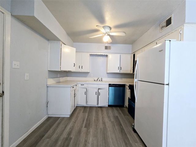 902 Spring Valley Plaza, Richardson, TX 75080