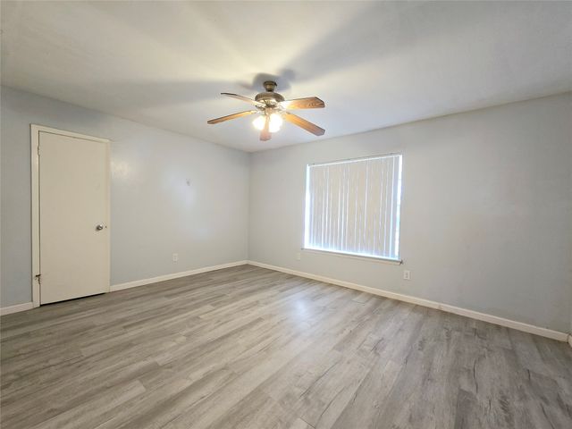 902 Spring Valley Plaza, Richardson, TX 75080