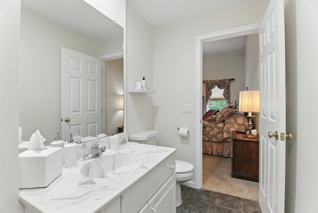 17 Castle Hill Rd G, Agawam, MA 01001