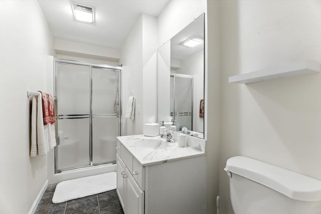 17 Castle Hill Rd G, Agawam, MA 01001