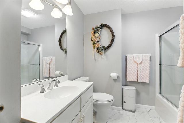 17 Castle Hill Rd G, Agawam, MA 01001