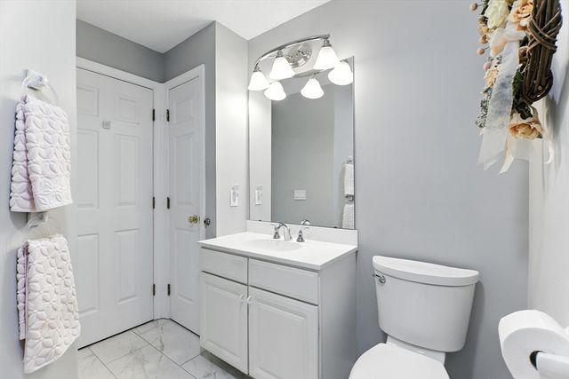 17 Castle Hill Rd G, Agawam, MA 01001