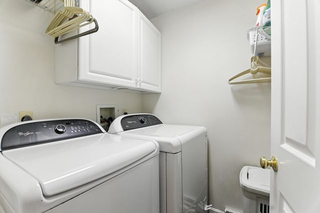 17 Castle Hill Rd G, Agawam, MA 01001