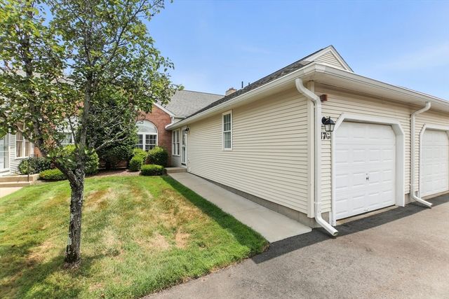 17 Castle Hill Rd G, Agawam, MA 01001