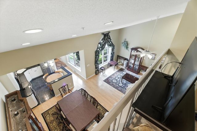 17 Castle Hill Rd G, Agawam, MA 01001