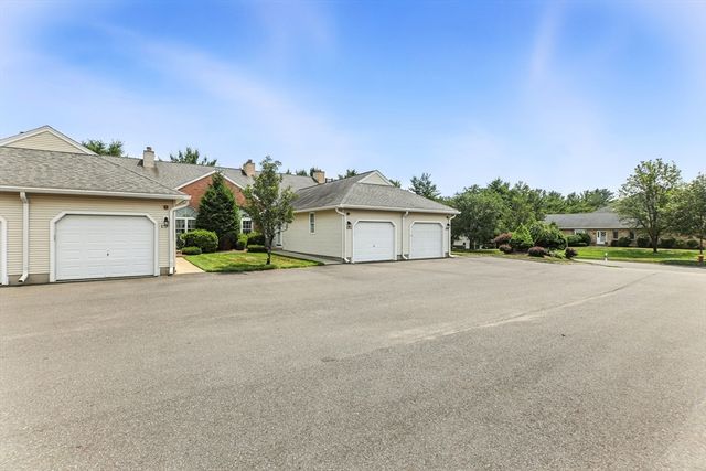 17 Castle Hill Rd G, Agawam, MA 01001