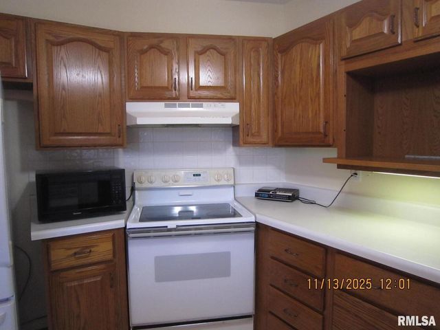 2608 38TH Street, Moline, IL 61265