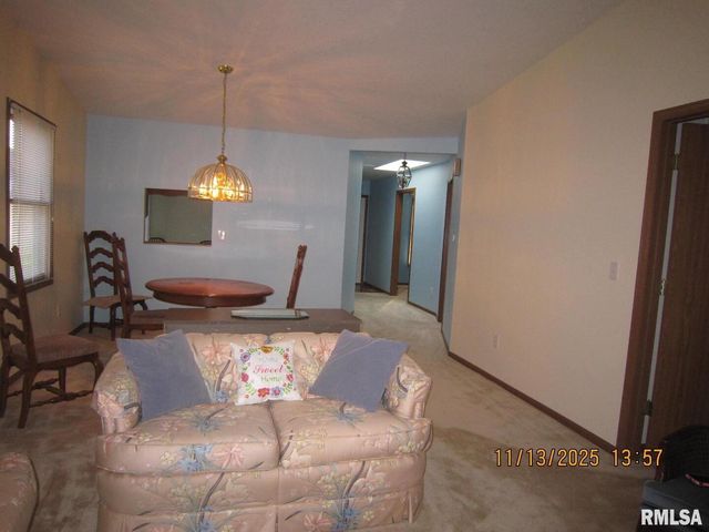 2608 38TH Street, Moline, IL 61265