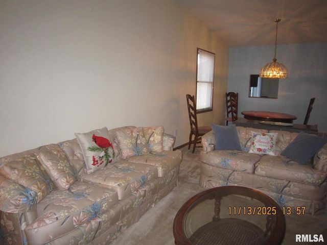 2608 38TH Street, Moline, IL 61265