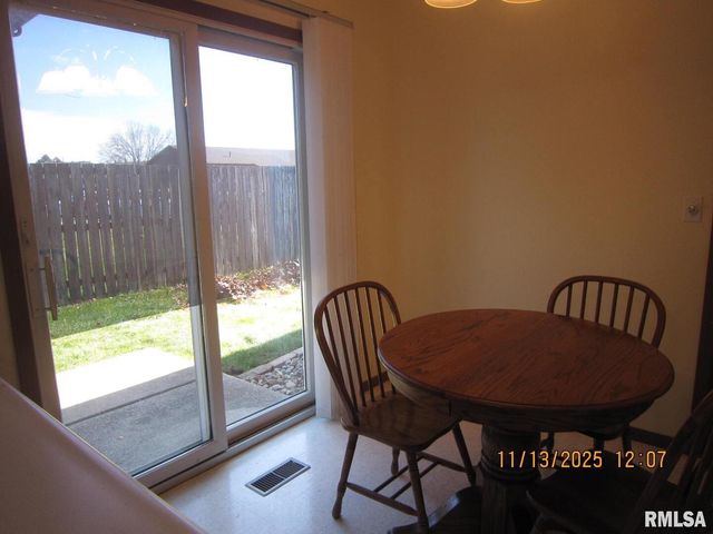 2608 38TH Street, Moline, IL 61265