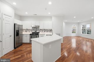 3003 NICOSH CIR #3109, Falls Church, VA 22042