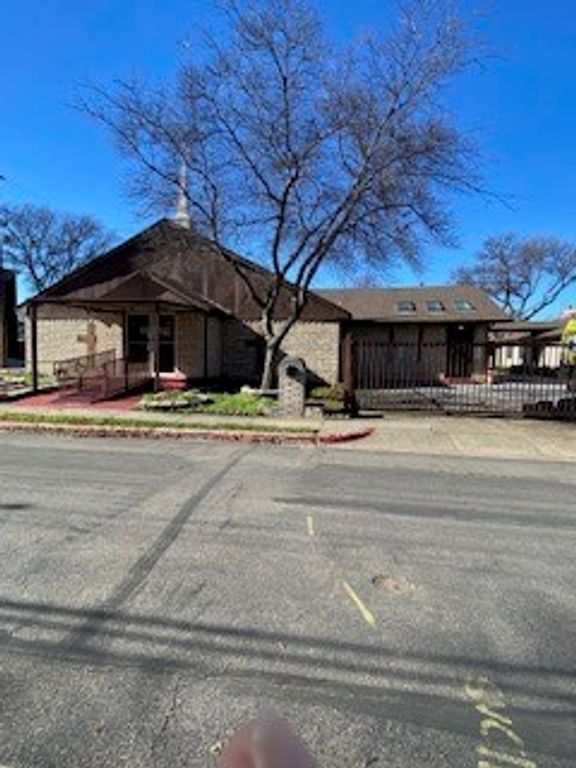 3421 Chihuahua Avenue, Dallas, TX 75212