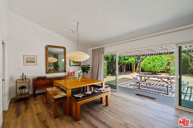 22429 Bessemer Street, Woodland Hills (los Angeles), CA 91367