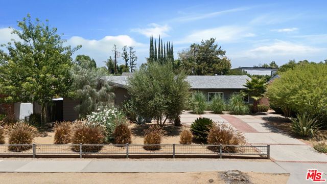 22429 Bessemer Street, Woodland Hills (los Angeles), CA 91367
