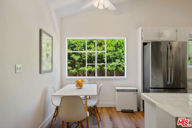 22429 Bessemer Street, Woodland Hills (los Angeles), CA 91367