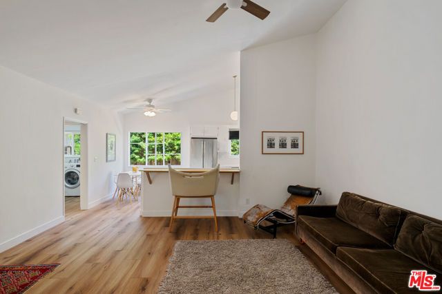 22429 Bessemer Street, Woodland Hills (los Angeles), CA 91367