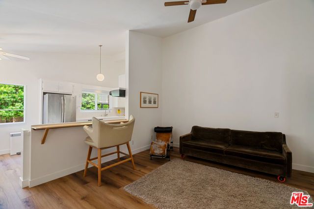 22429 Bessemer Street, Woodland Hills (los Angeles), CA 91367
