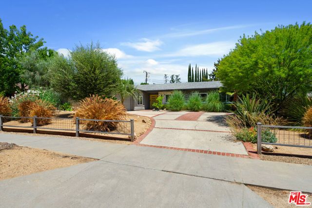 22429 Bessemer Street, Woodland Hills (los Angeles), CA 91367