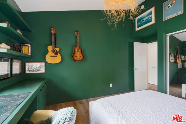 22429 Bessemer Street, Woodland Hills (los Angeles), CA 91367