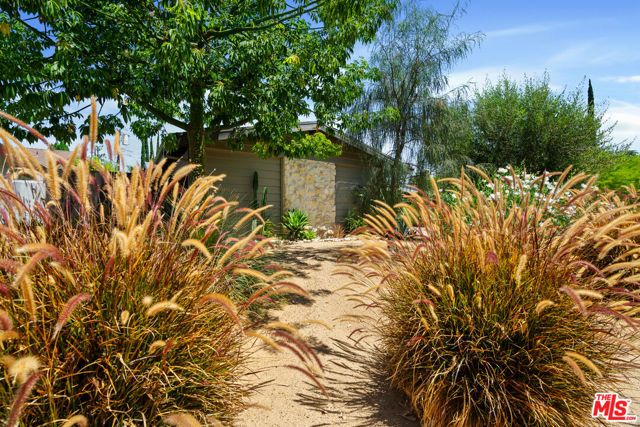 22429 Bessemer Street, Woodland Hills (los Angeles), CA 91367