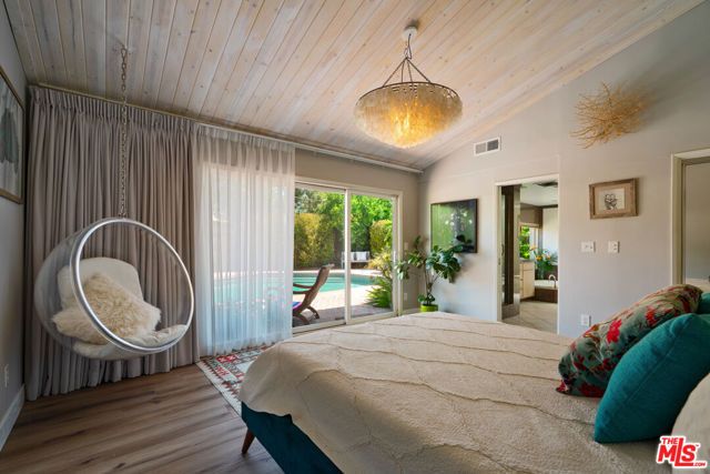 22429 Bessemer Street, Woodland Hills (los Angeles), CA 91367