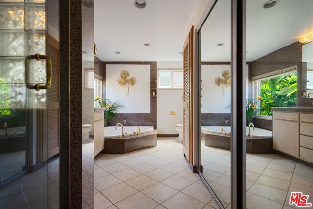 22429 Bessemer Street, Woodland Hills (los Angeles), CA 91367