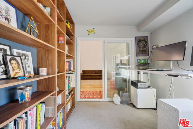 22429 Bessemer Street, Woodland Hills (los Angeles), CA 91367