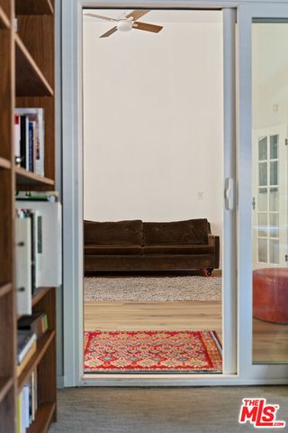22429 Bessemer Street, Woodland Hills (los Angeles), CA 91367