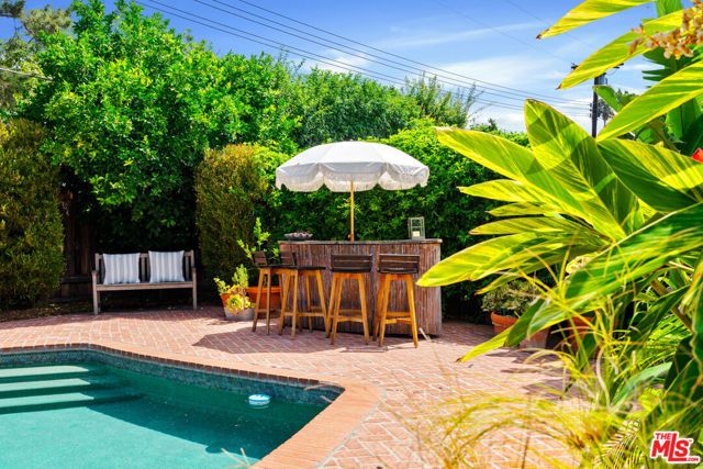 22429 Bessemer Street, Woodland Hills (los Angeles), CA 91367