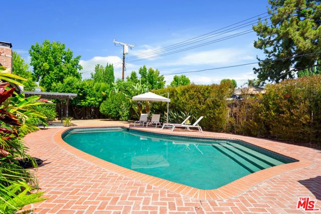 22429 Bessemer Street, Woodland Hills (los Angeles), CA 91367