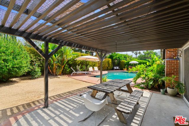 22429 Bessemer Street, Woodland Hills (los Angeles), CA 91367