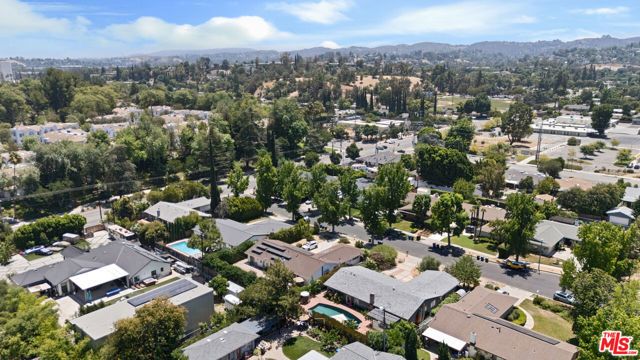 22429 Bessemer Street, Woodland Hills (los Angeles), CA 91367