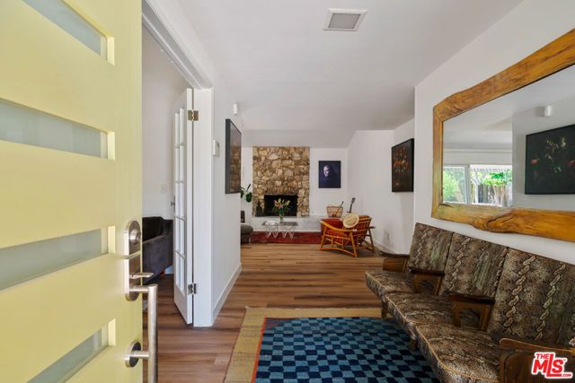 22429 Bessemer Street, Woodland Hills (los Angeles), CA 91367