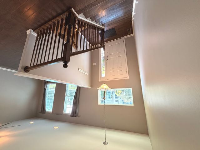 1603 Deer Pointe Drive, South Elgin, IL 60177