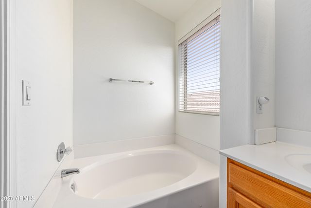 11234 W ALMERIA Road, Avondale, AZ 85392