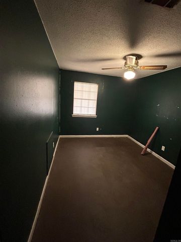 2696 Lakeside Dr Drive, Benton, AR 72019