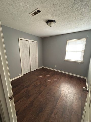 2696 Lakeside Dr Drive, Benton, AR 72019