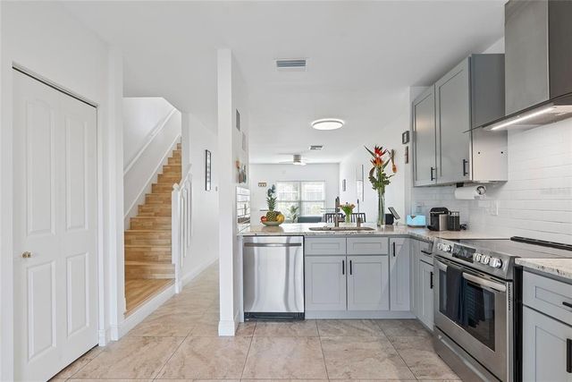 6027 BAYSIDE KEY DRIVE, Tampa, FL 33615