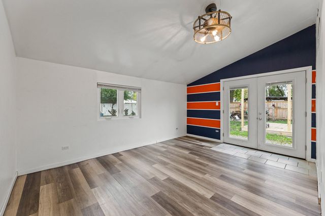 9909 Elm Circle Drive, Oak Lawn, IL 60453