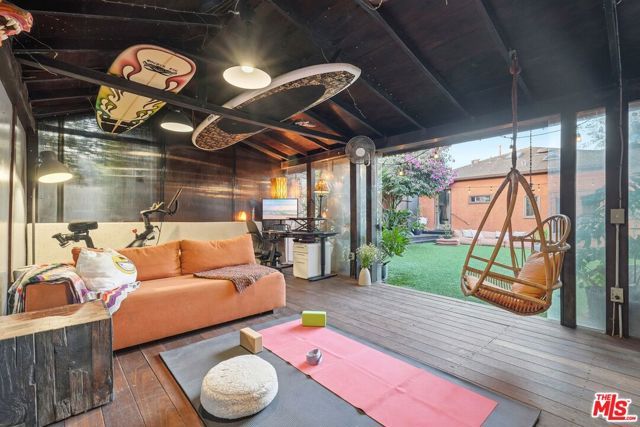 12909 Ida Avenue, Los Angeles, CA 90066