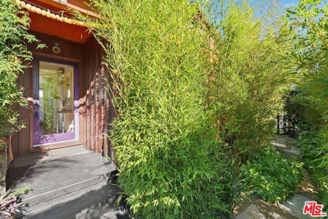 12909 Ida Avenue, Los Angeles, CA 90066