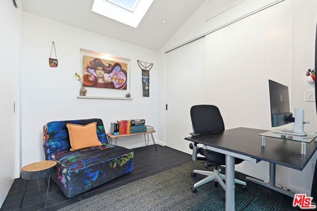 12909 Ida Avenue, Los Angeles, CA 90066