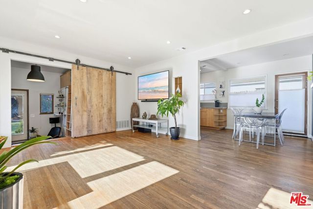 12909 Ida Avenue, Los Angeles, CA 90066