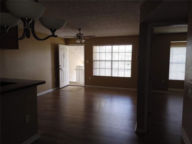 215 LAKE BROOK CIRCLE 201, Brandon, FL 33511